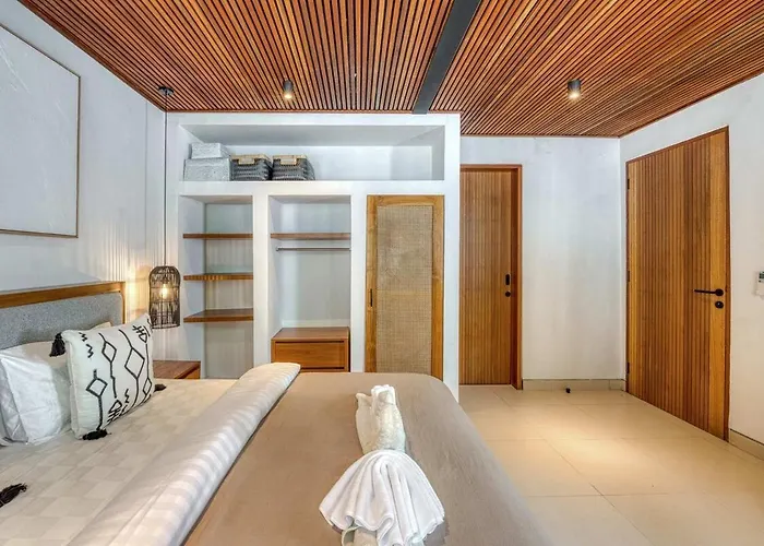 Auraya Vista - Luxurious 4br In ヴィラ