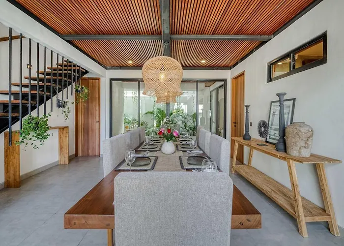 Auraya Vista - Luxurious 4br In ウルワツ