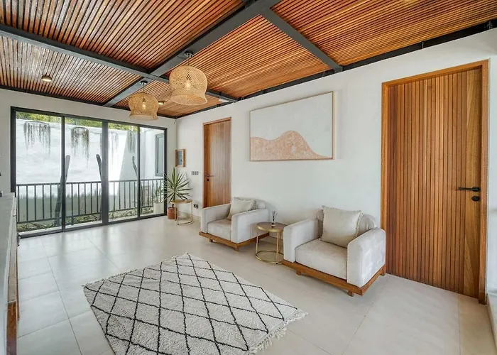 Auraya Vista - Luxurious 4br In ウルワツ